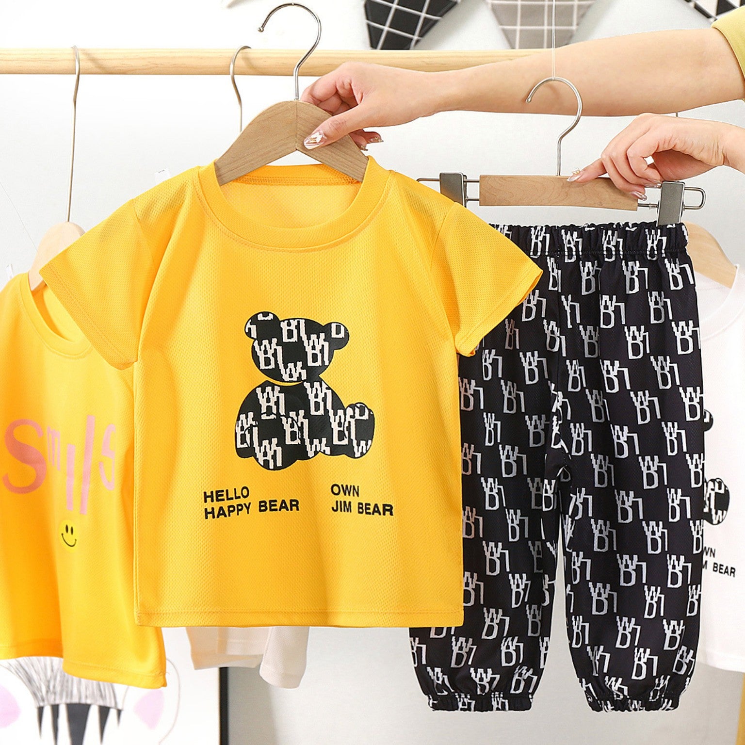 Girls Complete Travel Clothing Suitcase Set – All-in-One Holiday Essentials Bundle